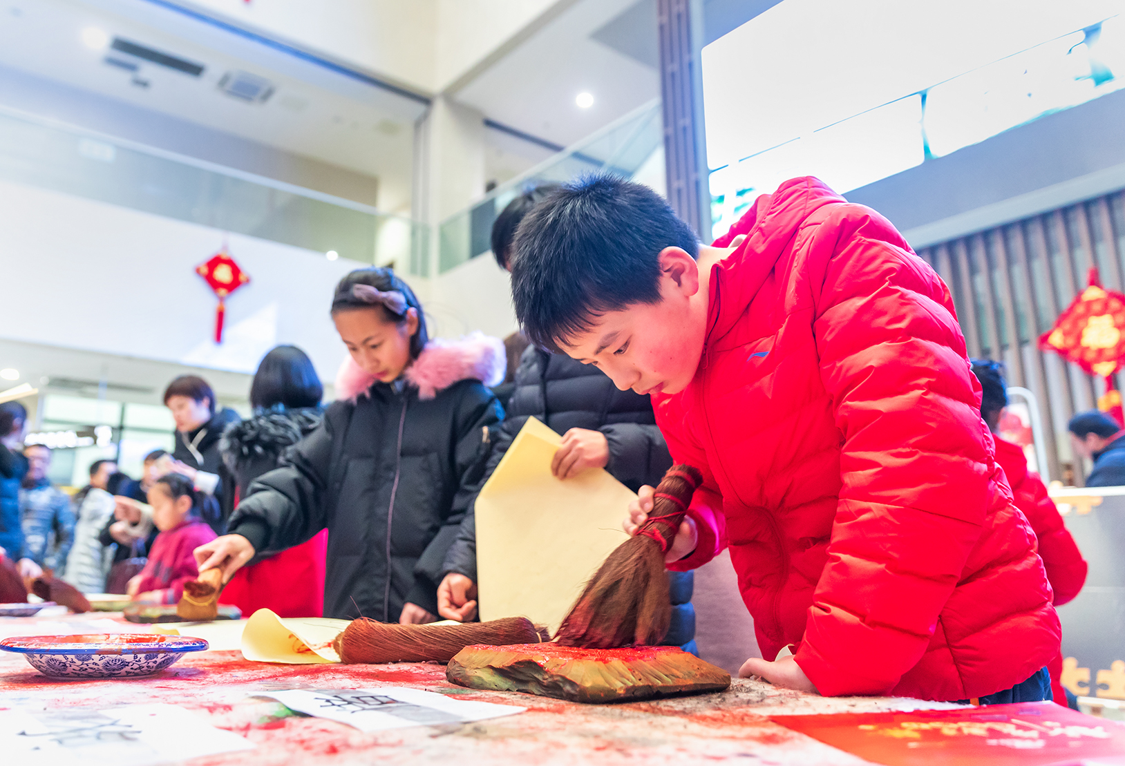 �����^���^���꣬�����S��Ⱥ�����Ļ���ӣ������в����^�ڴ��������e�k&ldquo;��ζ&rdquo;ϵ���Ļ���ӣ�׌ǰ�텢�ӻ�ӵ����ڿ옷���w���y�ꮋ�������^�̡�Ѧ�ڌW �z.jpg